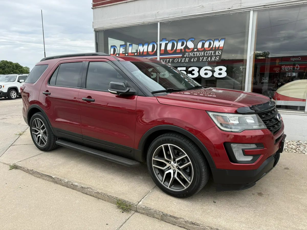 2017 Ford Explorer - Photo 1