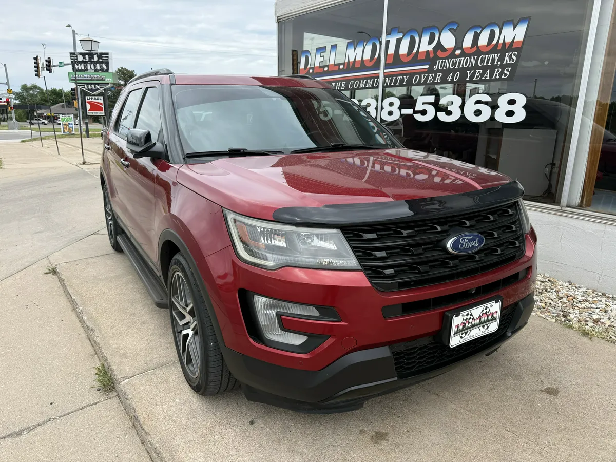 2017 Ford Explorer thumbnail 2