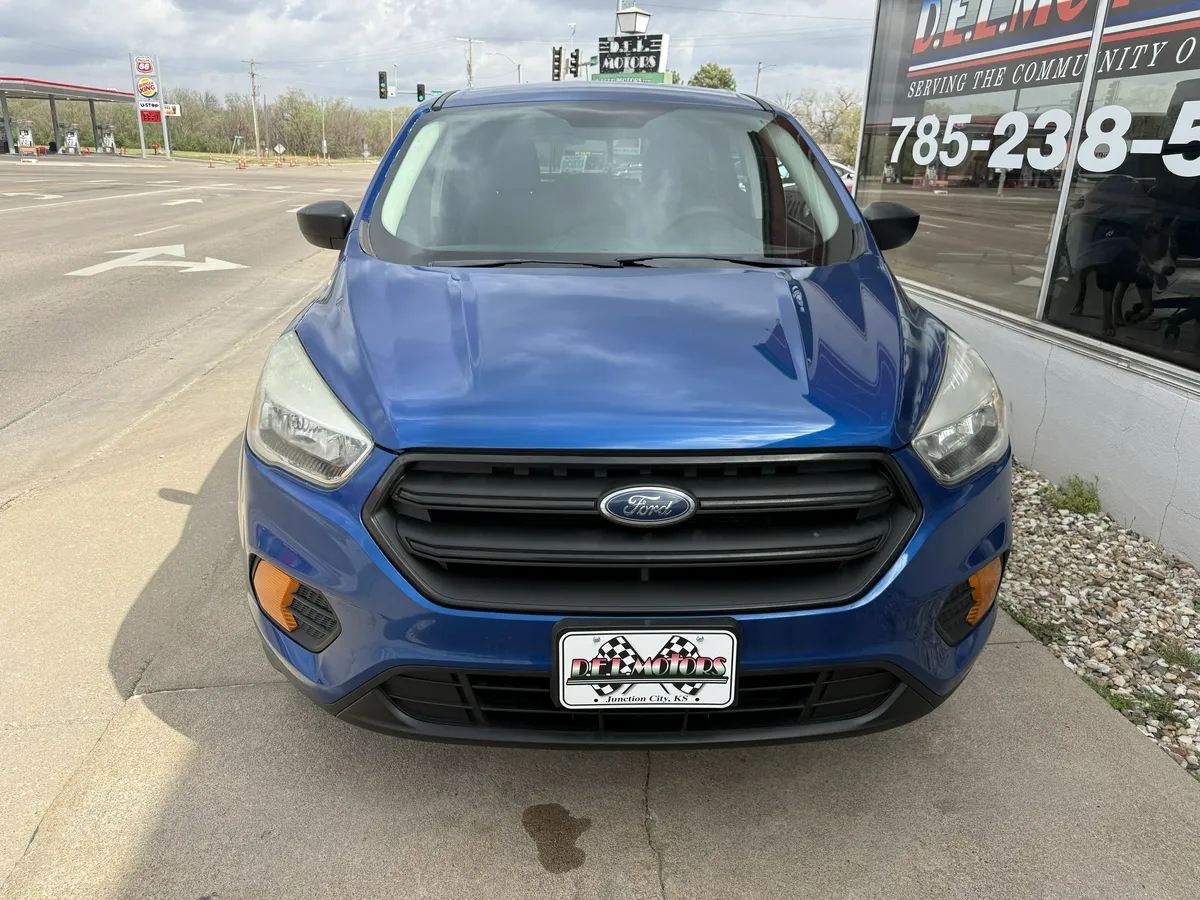 2017 Ford Escape thumbnail 3