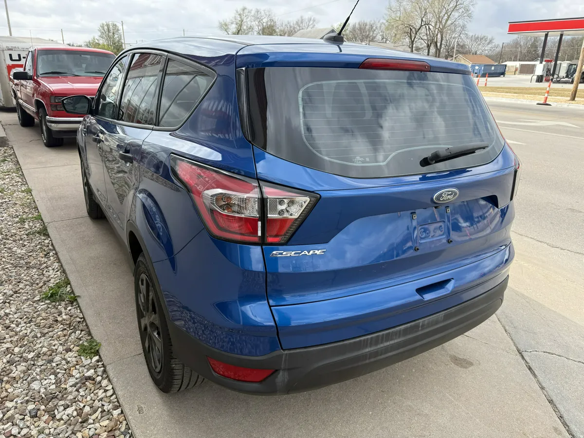 2017 Ford Escape thumbnail 6