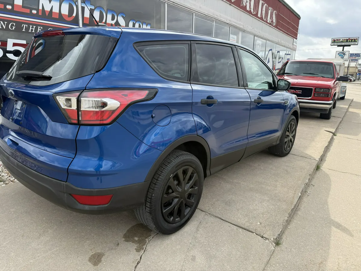 2017 Ford Escape thumbnail 8