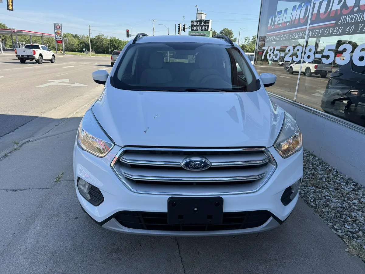 2018 Ford Escape thumbnail 3