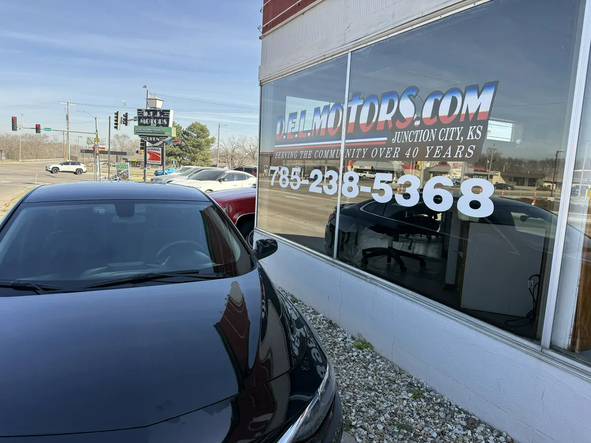 2021 Chevrolet Malibu thumbnail 4