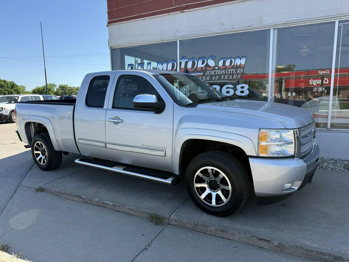 2011 Chevrolet Silverado 1500 - Photo 1