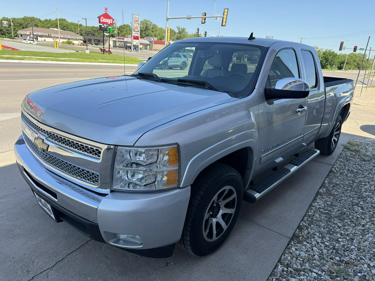 2011 Chevrolet Silverado 1500 thumbnail 4