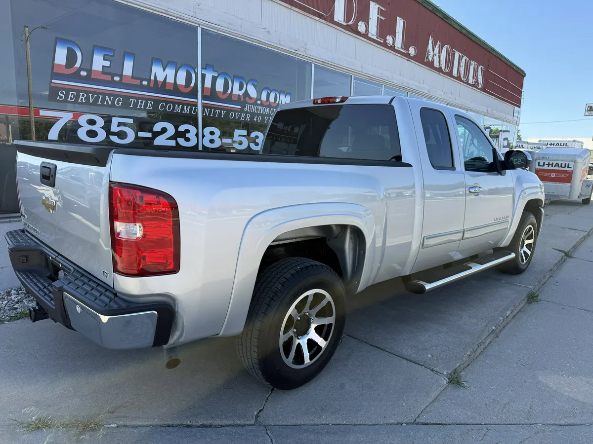 2011 Chevrolet Silverado 1500 thumbnail 6