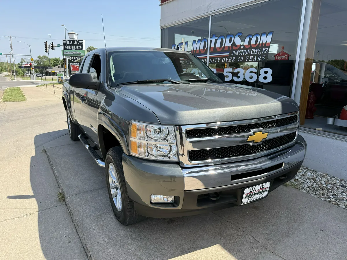 2011 Chevrolet Silverado 1500 thumbnail 2