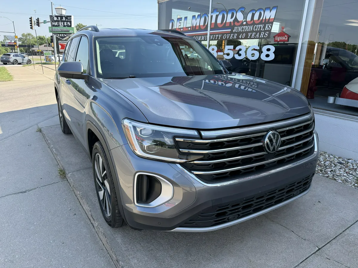 2024 Volkswagen Atlas thumbnail 2