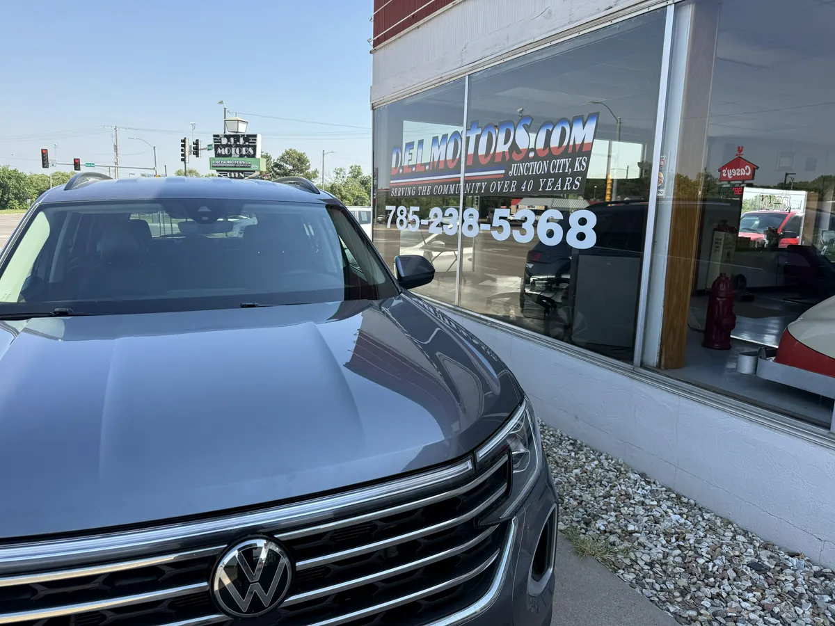 2024 Volkswagen Atlas thumbnail 4