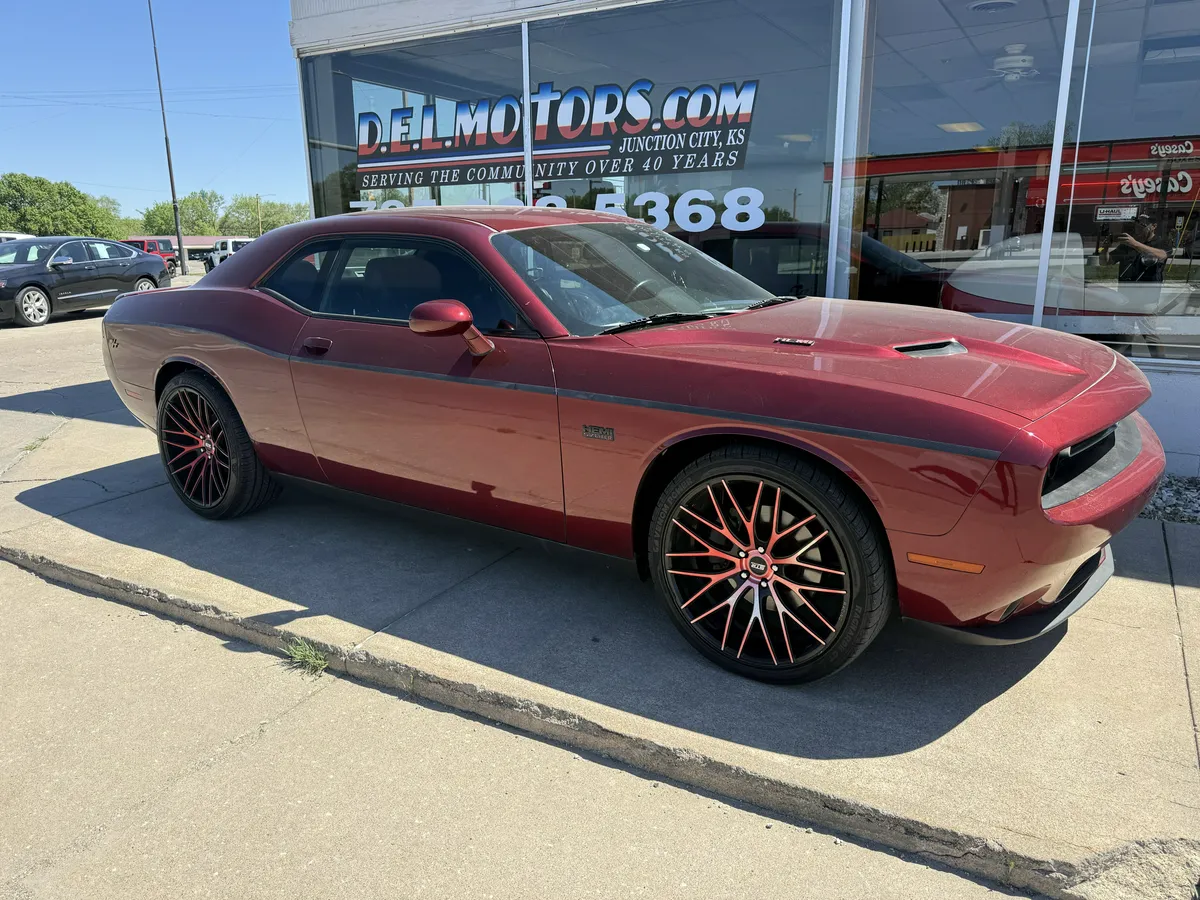 2017 Dodge Challenger thumbnail 2
