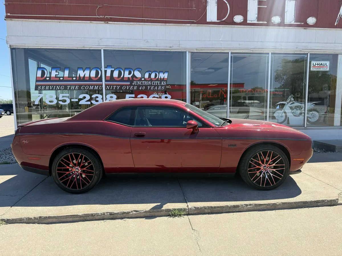 2017 Dodge Challenger thumbnail 5