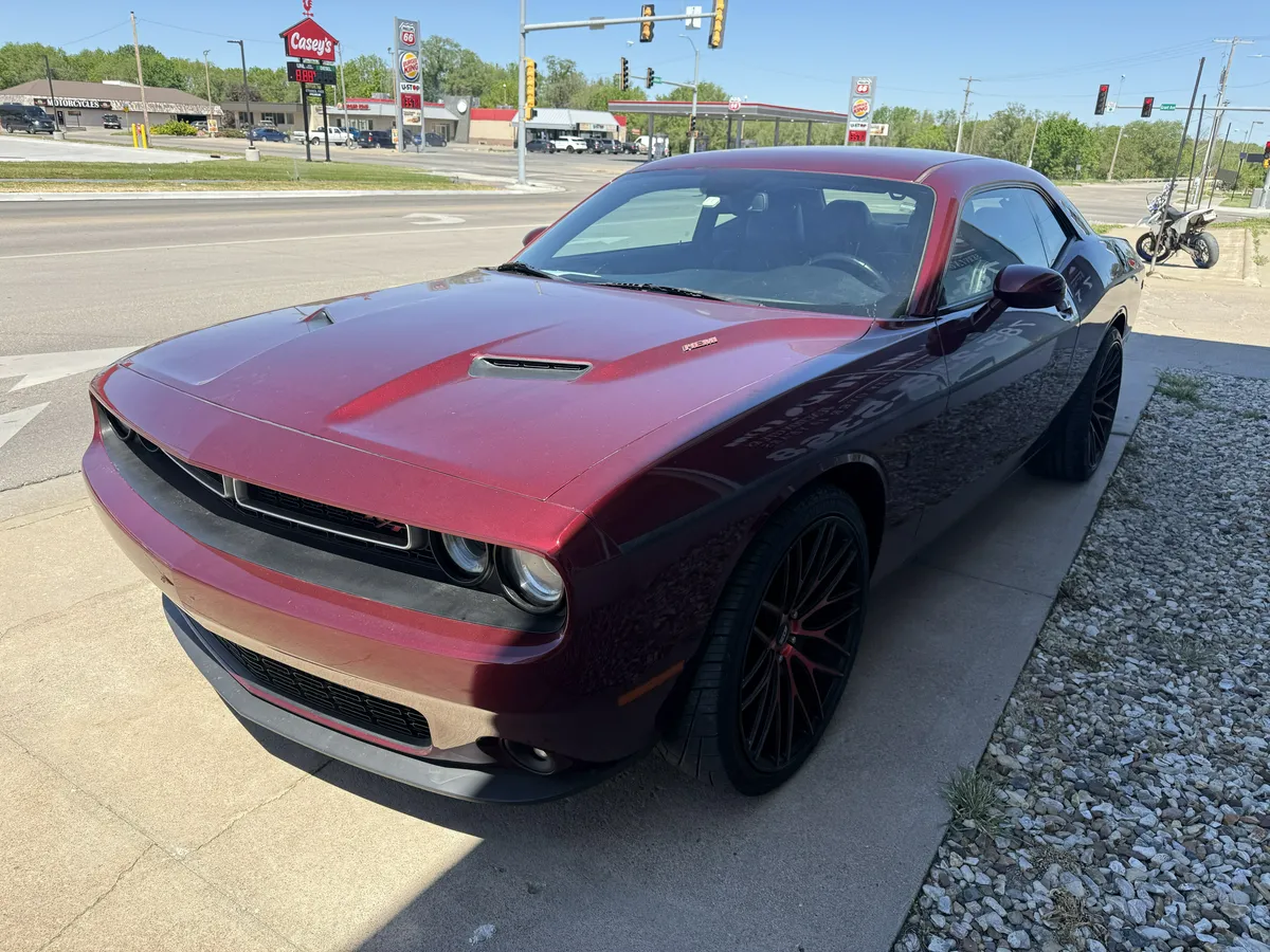 2017 Dodge Challenger thumbnail 6