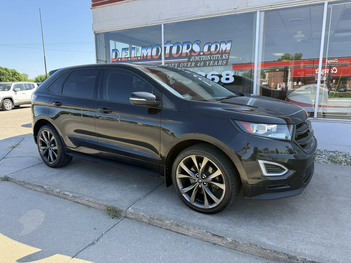 2017 Ford Edge - Photo 1