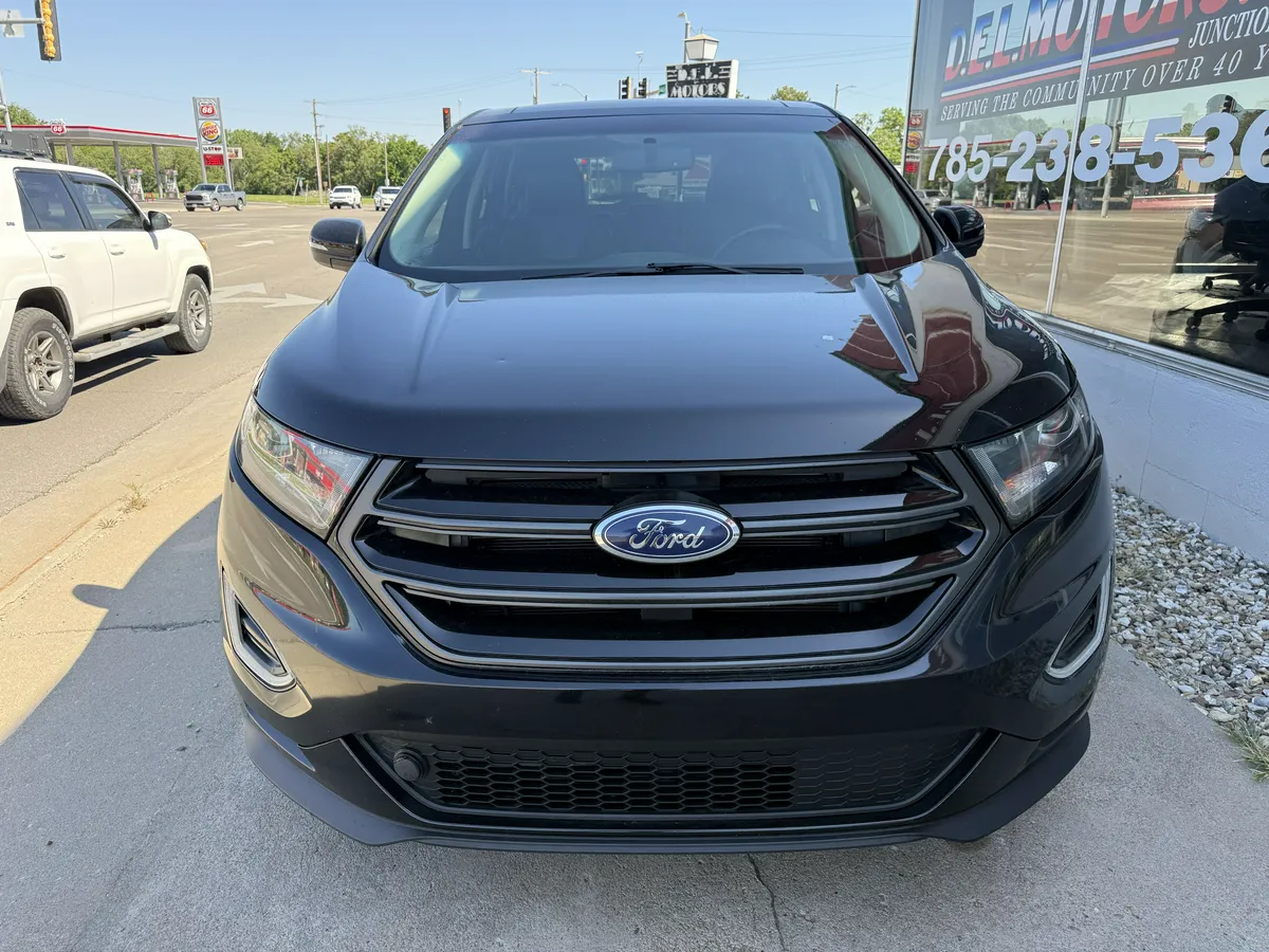 2017 Ford Edge thumbnail 3