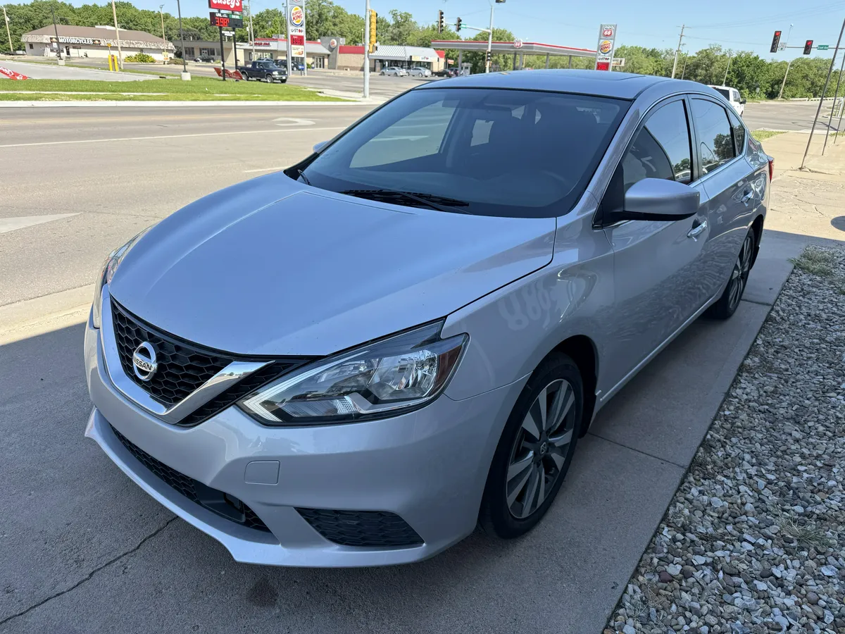 2019 Nissan Sentra thumbnail 5