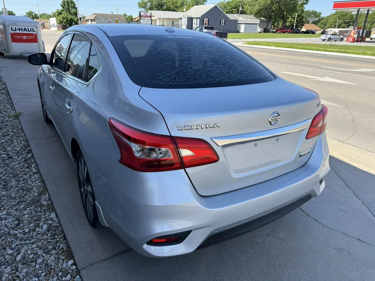 2019 Nissan Sentra thumbnail 7