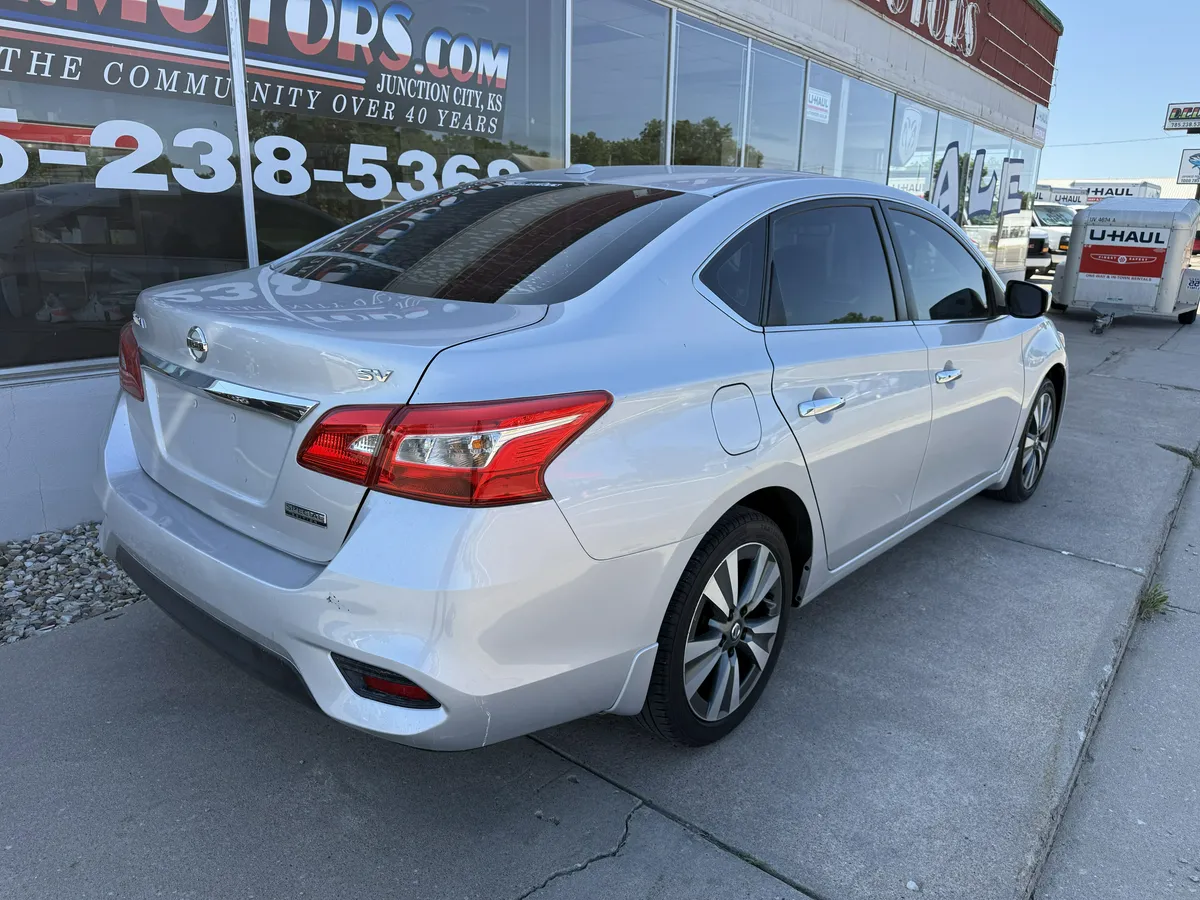 2019 Nissan Sentra thumbnail 8
