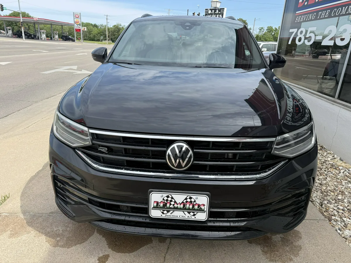 2023 Volkswagen Tiguan thumbnail 3
