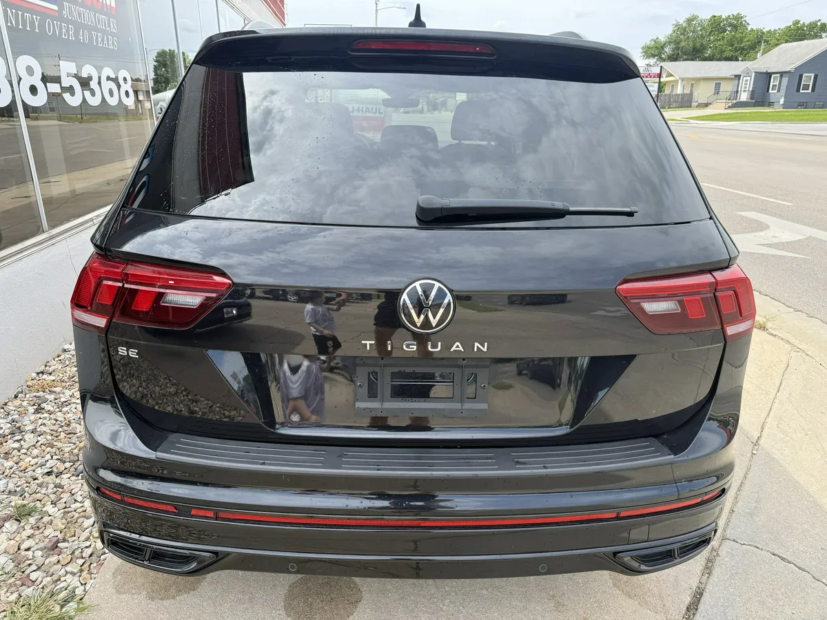 2023 Volkswagen Tiguan thumbnail 6