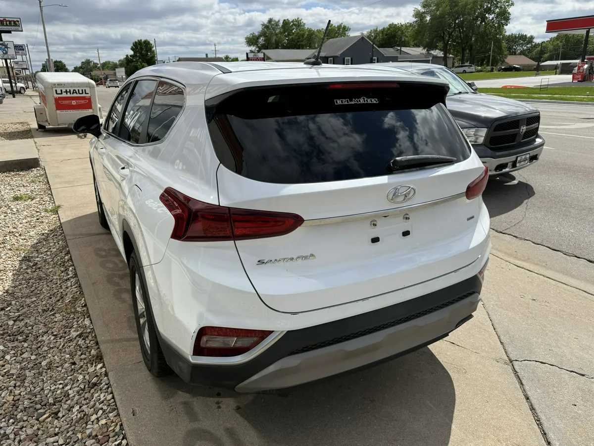2019 Hyundai Santa Fe thumbnail 5