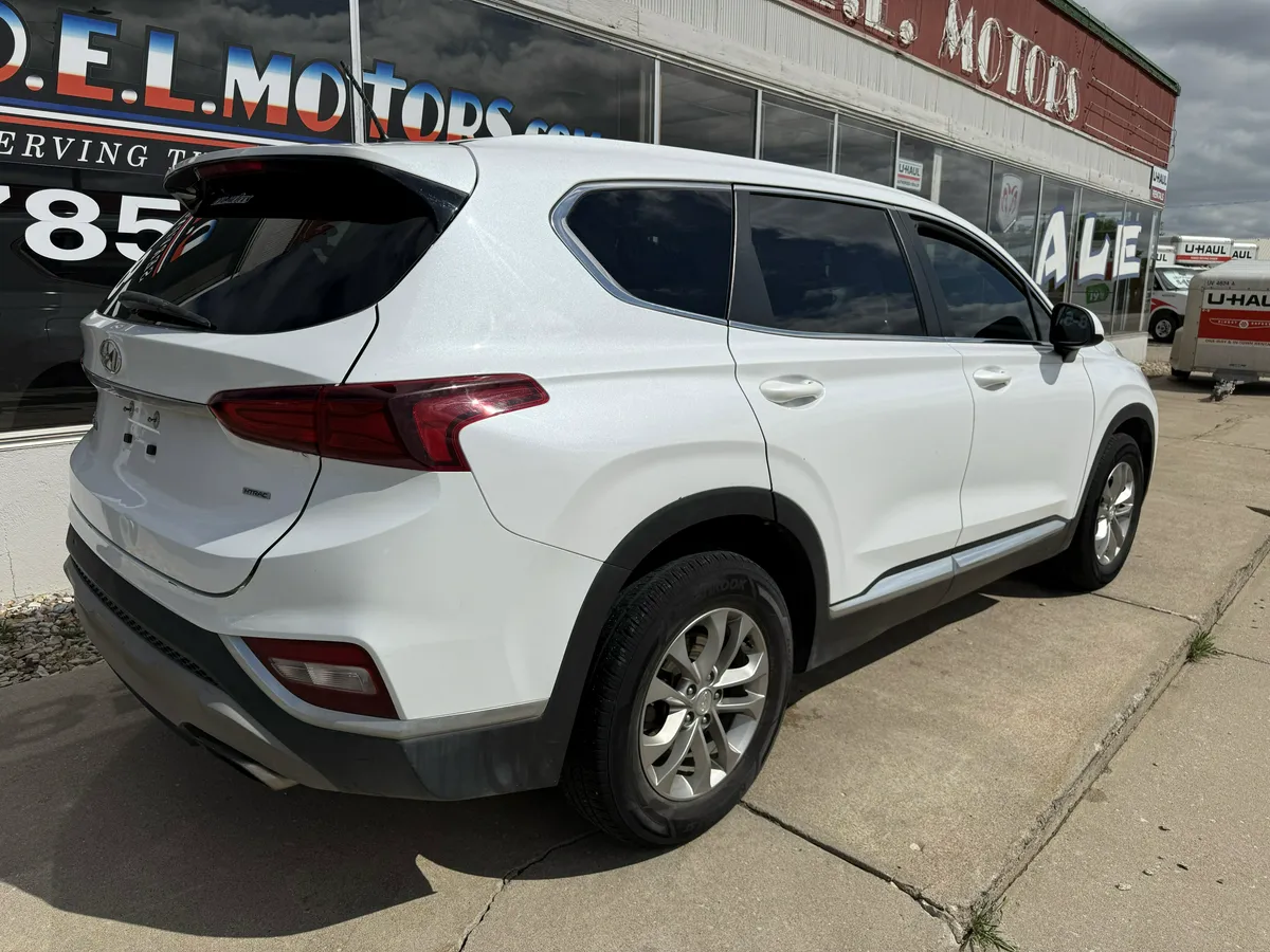 2019 Hyundai Santa Fe thumbnail 7