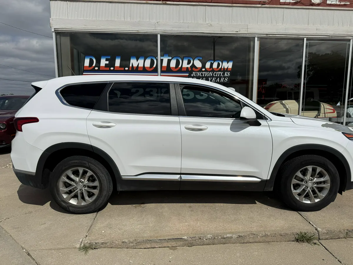2019 Hyundai Santa Fe thumbnail 8