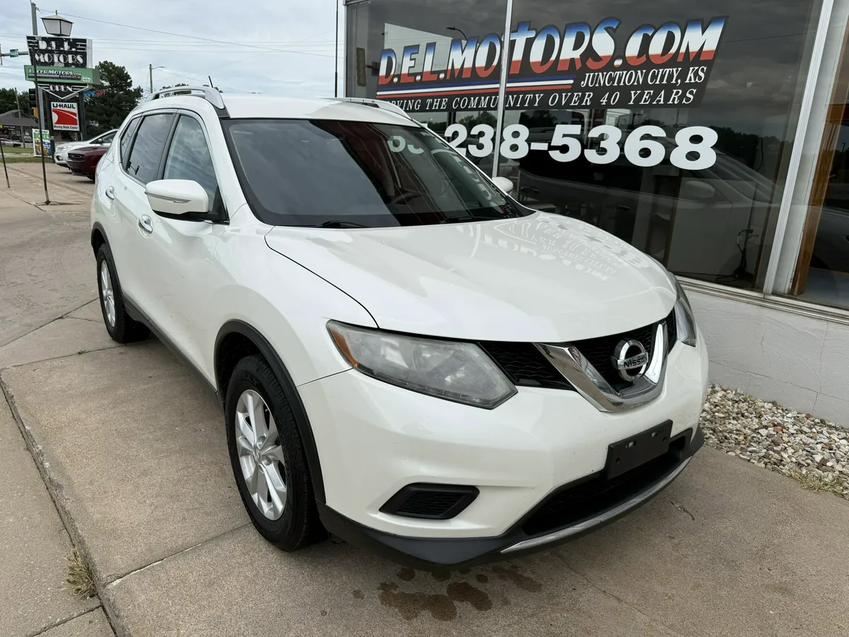 2015 Nissan Rogue thumbnail 2