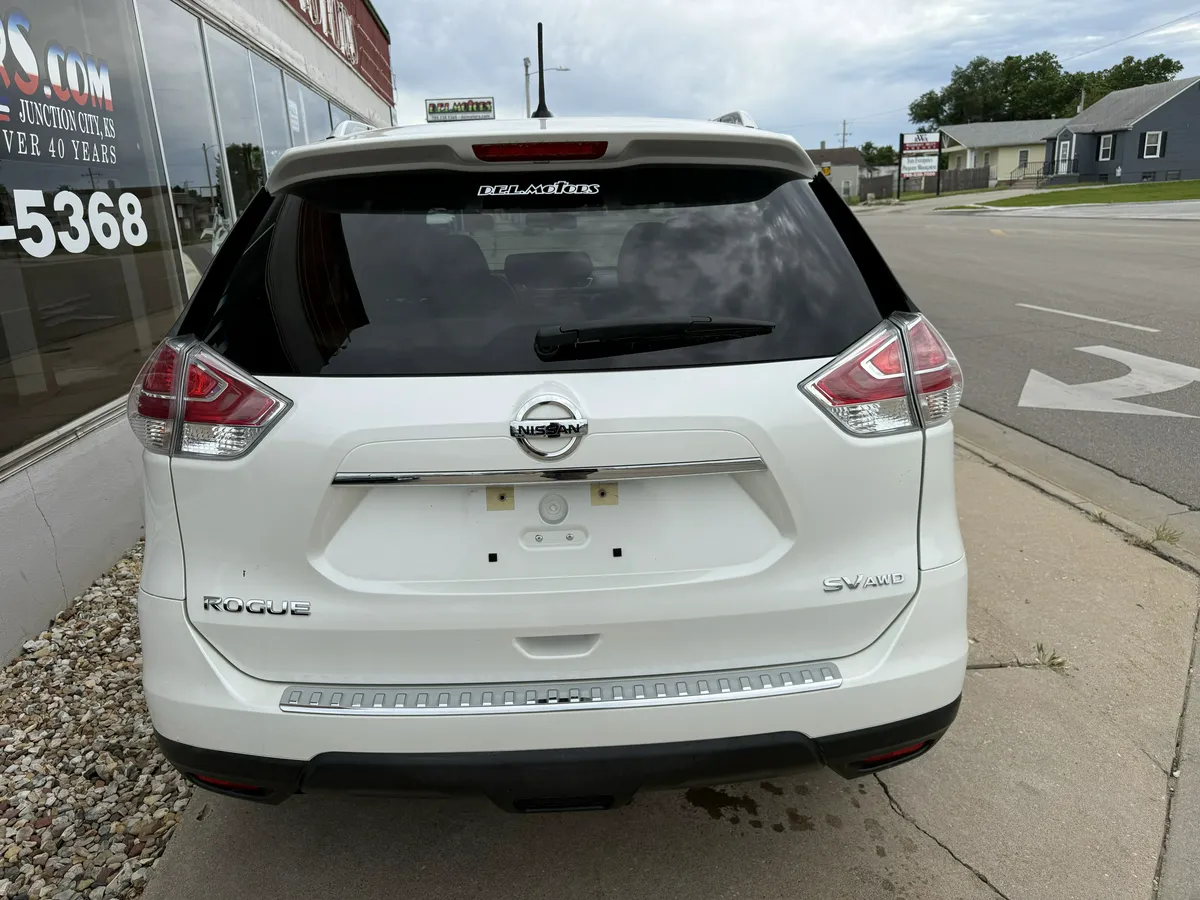 2015 Nissan Rogue thumbnail 7